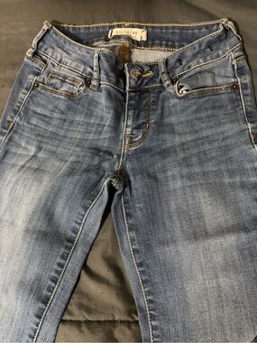 Bullhead Light Blue Women's Jeans
